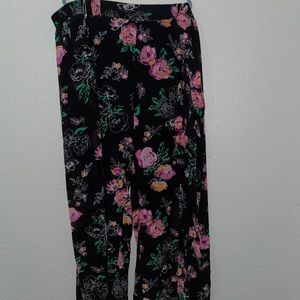 Size 4 Torrid Matching Top and Pants Set